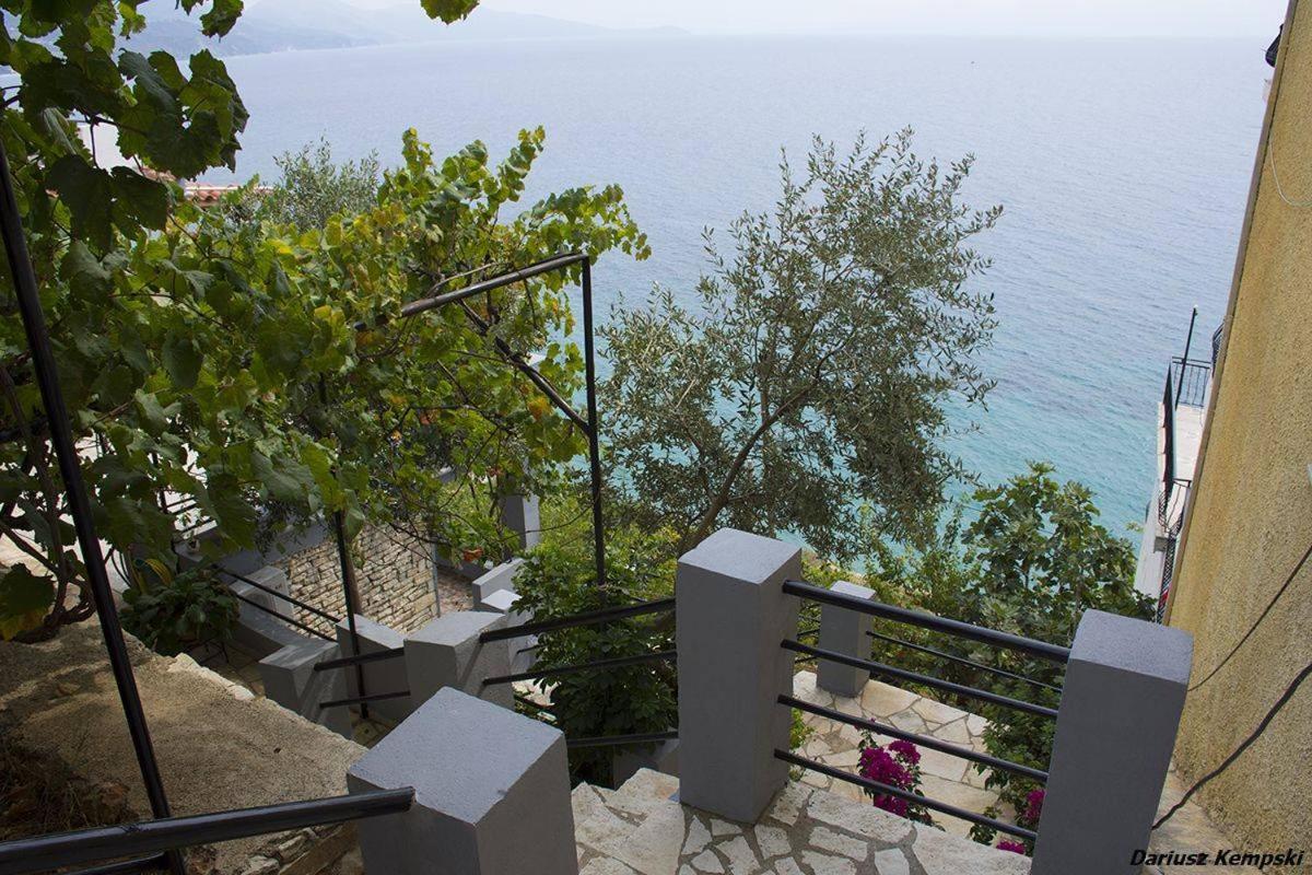 Hotel Blue View Qeparo Exterior foto